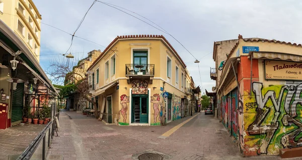 Negozi chiusi in Astiggos St al mercato delle pulci Monastiraki, Atene . — Foto Stock