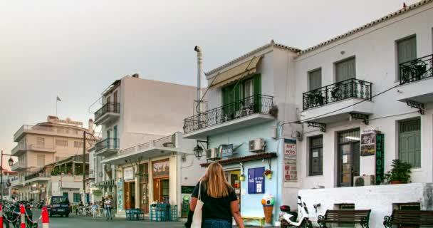 Time Lapse dei negozi a Epar.Od. Spetson-Moni Agion Anargiron situato vicino al porto, Spetses, Grecia. — Video Stock