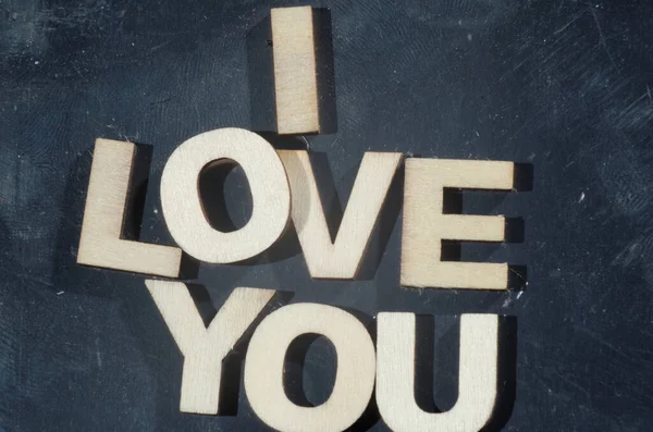 Love You Scris Litere Din Lemn Suprafață Metalică — Fotografie, imagine de stoc