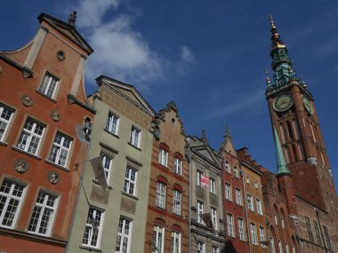 Danzig tarihi merkezi: belediye binası ile antik restore binalar