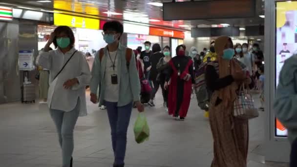 Taipei Taiwan Maio 2020 Mulher Muçulmana Viajante Usar Máscara Para — Vídeo de Stock