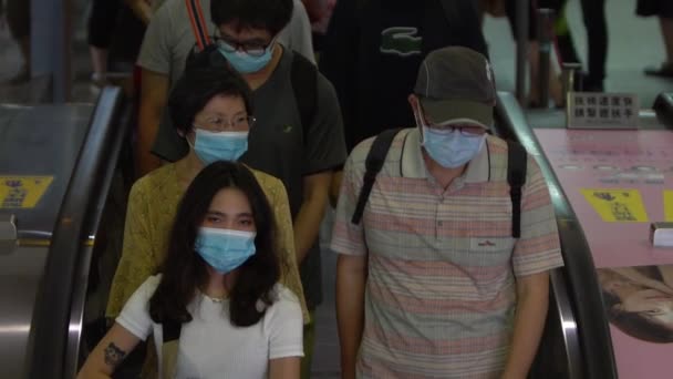 Taipei Taiwan Iunie 2020 Mișcarea Lentă Călătorilor Taiwanezes Poartă Mască — Videoclip de stoc