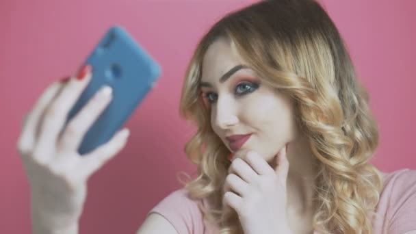 Young Beautiful Girl Posing Selfie Social Network Teenager Holds Phone — 비디오