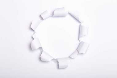 renkli karton delik, yırtık kağıt reklam metni için boş alan, arka plan doku