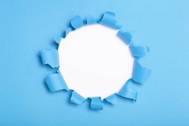 renkli karton delik, yırtık kağıt reklam metni için boş alan, arka plan doku