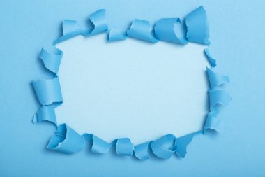 renkli karton delik, yırtık kağıt reklam metni için boş alan, arka plan doku