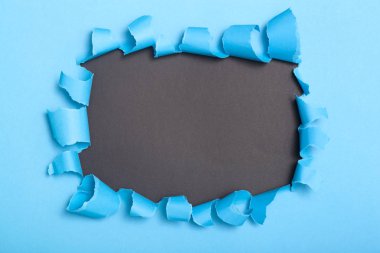renkli karton delik, yırtık kağıt reklam metni için boş alan, arka plan doku