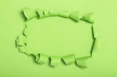 renkli karton delik, yırtık kağıt reklam metni için boş alan, arka plan doku