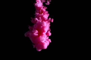 suda boya akışı, renkli mürekkep bulutu, siyah arka plan üzerinde soyut arka plan