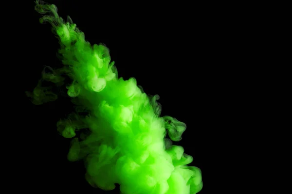 Flusso di vernice in acqua, colore verde inchiostro nuvola, sfondo astratto — Foto Stock