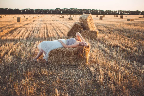 Young Woman Lean Haystack Walking Summer Evening Beautiful Romantic Girl — Stock Photo, Image