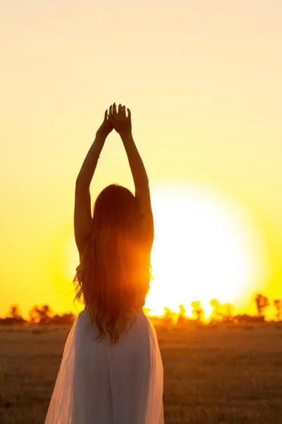 Graceful Silhouette Figure Young Woman Walking Field Sunset Beautiful Romantic — Stock Photo, Image