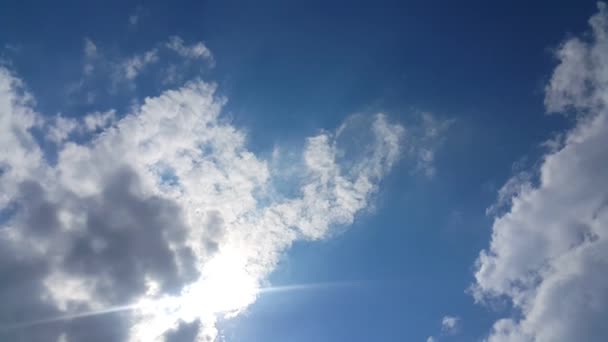 Belo Fundo Nuvem Linhas Claramente Visíveis Nuvens Brancas Céu Azul — Vídeo de Stock