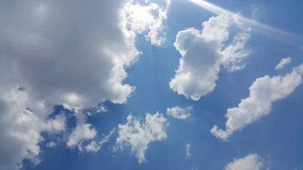Gyönyörű Hátteret Felhők Jól Látható Vonalak Fehér Felhők Kék Felső — Stock Fotó