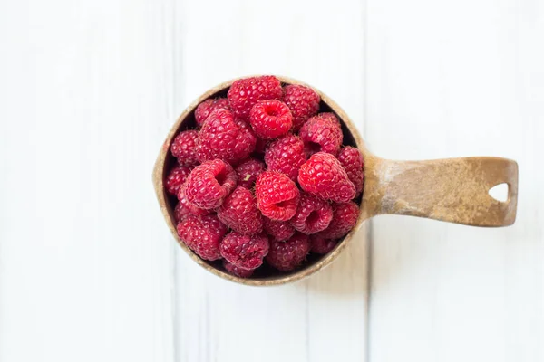 Bol Avec Framboises Été Sur Table Bois Blanc — Photo