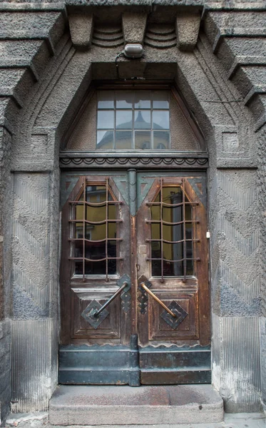 Северная современная дверь — стоковое фото