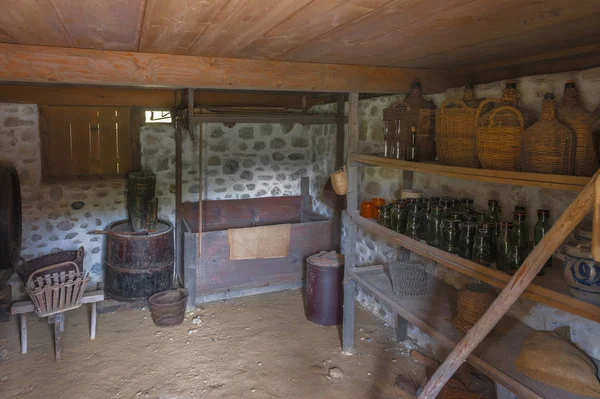 Hofstetten bei Brienz, İsviçre - Nisan 2017: ziyaret Ballenberg Açık Hava Müzesi