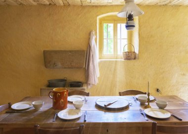 Hofstetten bei Brienz - Nisan 2017: yemek odasında, bir zamanlar Ballenberg Açık Hava Müzesi