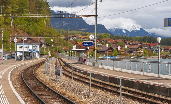 Brienz Suiza Abril 2017 Estación Tren Ciudad Orilla Del Lago —  Fotos de Stock