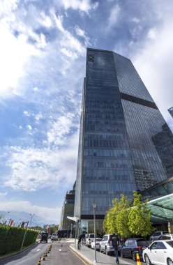 Almatı, Kazakistan - Eylül 2017: Modern binalar şehir merkezinde