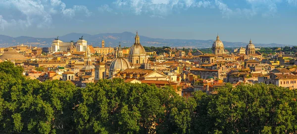 Güneşli bir günde Roma üzerinde göster