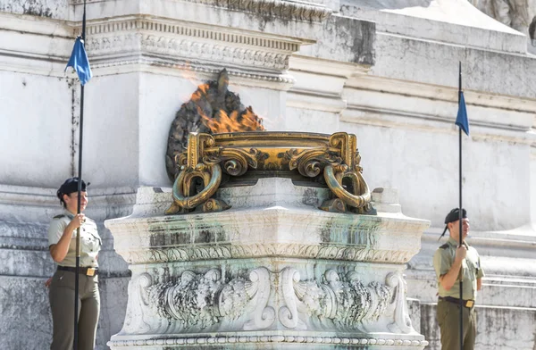 Roma Talya Ağustos 2017 Onur Muhafızları Piazza Venezia Sonsuz Ateşi — Stok fotoğraf