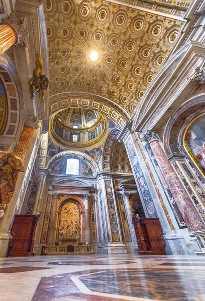 Rome Italië Augustus 2017 Indrukwekkende Interieur Van Peter Cathedral — Stockfoto