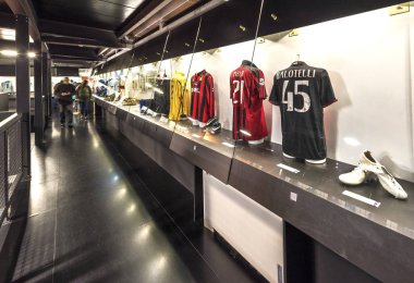 Milan, İtalya - Aralık 2017: San Siro Stadyumu, ziyaret Fc Milan ve Fc Inter Müzesi