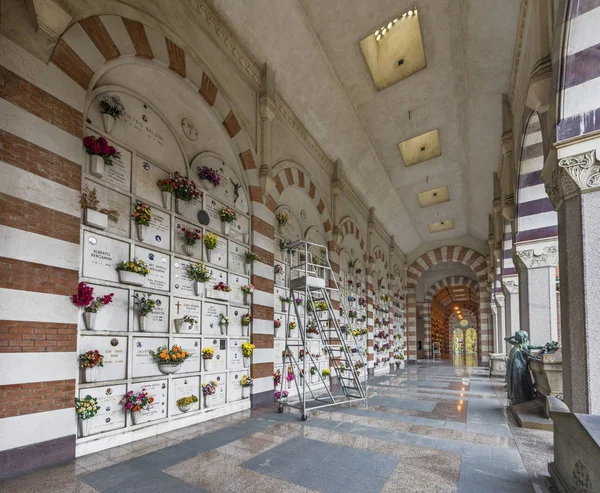 Milán Italia Diciembre 2017 Sala Columbario Cementerio Monumental Ciudad Imágenes de stock libres de derechos