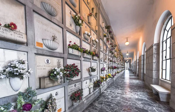 Milán Italia Diciembre 2017 Sala Columbario Cementerio Monumental Ciudad Imagen de archivo