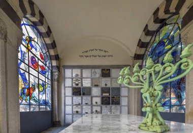 Milan, İtalya - Aralık 2017: Yahudi bölümü anıtsal şehir mezarlığı