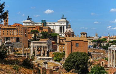 Rome, İtalya - Ağustos 2017: Görünüm sıcak bir yaz günü Roma forumunda
