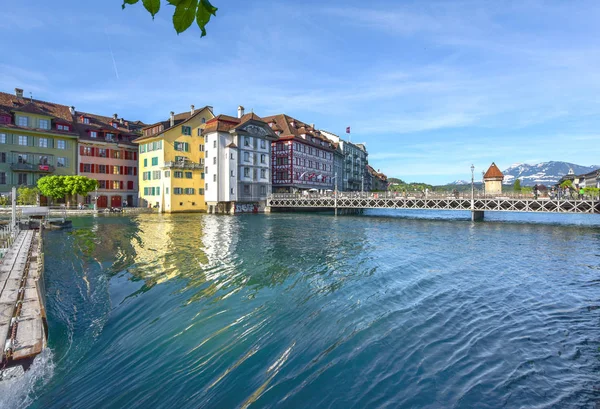 Lucerne Switzerland April 2017 Walking Reuss River — Stock Photo, Image