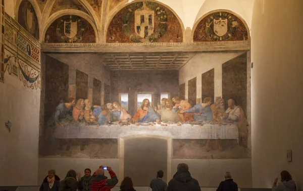 Milano, İtalya - Aralık 2017: Son Akşam Yemeği - İtalyan sanatçı Leonardo da Vinci'nin Santa Maria delle Grazie Manastırı'nın yemekhanesitarafından düzenlenen 15.