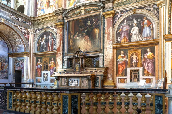 이탈리아 밀라노 2018년 11월 마우리치오 교회의 인상적인 인테리어 — 스톡 사진
