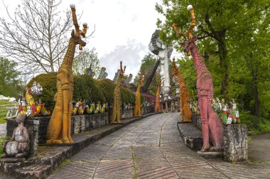 Dietikon, İsviçre - Mayıs 2017: Olağandışı heykeller Bruno Weber park