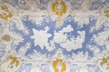 Sintra, Portekiz - Nisan 2018: Ulusal şehir sarayının etkileyici tavanlarından biri