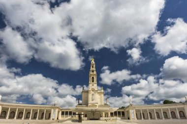 Fatima, Portekiz - Nisan 2018: Meryem Ana Sığınağımıza cephe manzarası