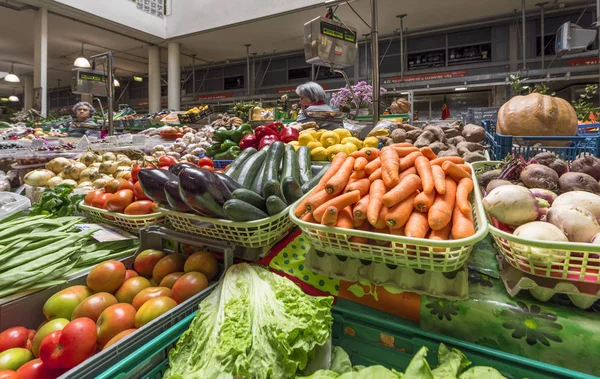 Coimbra Portogallo Aprile 2018 Verdure Fresche Vendita Mercato Cittadino — Foto Stock