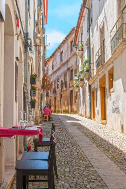 Coimbra 'nın dar sokakları eski kasaba, Portekiz