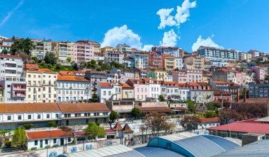 Güneşli bir günde Coimbra 'yı izle