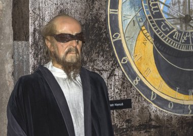 Prag, Çek Cumhuriyeti - Aralık 2018: Madam Tussauds Müzesinde Saat Yapımcısı Hanus balmumu heykeli