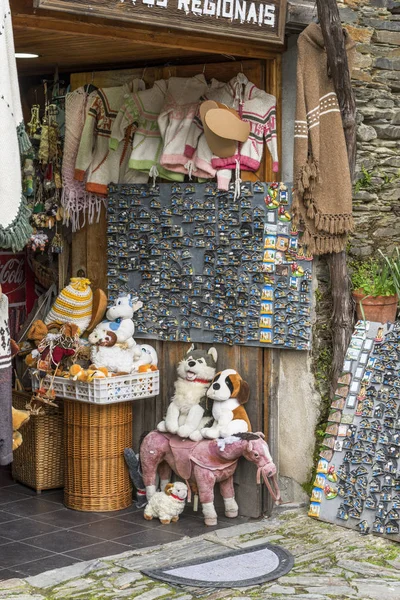 ポルトガル ピオダオ村のお土産屋さん — ストック写真