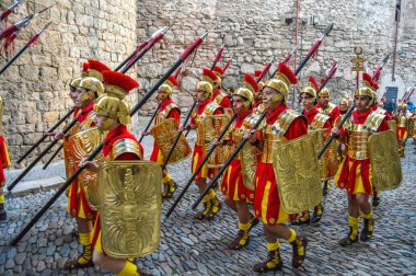 Girona, İspanya'da Kutsal Hafta. Girona Kutsal Defin alayı ve manaies geçit töreni.