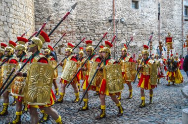 Girona, İspanya'da Kutsal Hafta. Girona Kutsal Defin alayı ve manaies geçit töreni.