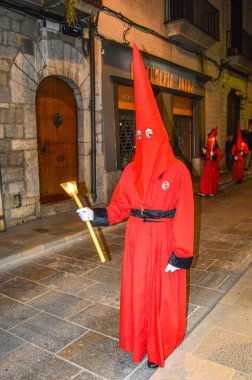 Girona, İspanya'da Kutsal Hafta. Girona Kutsal Defin alayı ve manaies geçit töreni.