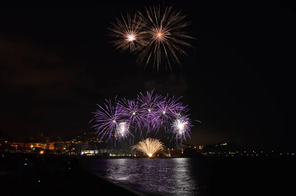 48º Concurso Internacional Fuegos Artificiales Costa Brava Concurso Fuegos Artificiales — Foto de Stock