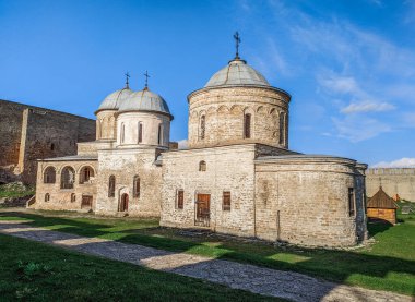 Ivangorod Kalesi, Rusya 'nın Leningrad Oblastı' nda bulunan bir ortaçağ kalesidir. Estonya 'nın Narva kentinin karşısında, Estonya ile Rusya sınırı boyunca Narva Nehri üzerinde yer almaktadır..