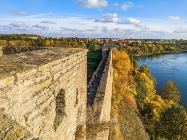Ivangorod Kalesi, Rusya 'nın Leningrad Oblastı' nda bulunan bir ortaçağ kalesidir. Estonya 'nın Narva kentinin karşısında, Estonya ile Rusya sınırı boyunca Narva Nehri üzerinde yer almaktadır..
