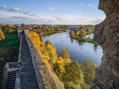 Ivangorod Kalesi, Rusya 'nın Leningrad Oblastı' nda bulunan bir ortaçağ kalesidir. Estonya 'nın Narva kentinin karşısında, Estonya ile Rusya sınırı boyunca Narva Nehri üzerinde yer almaktadır..